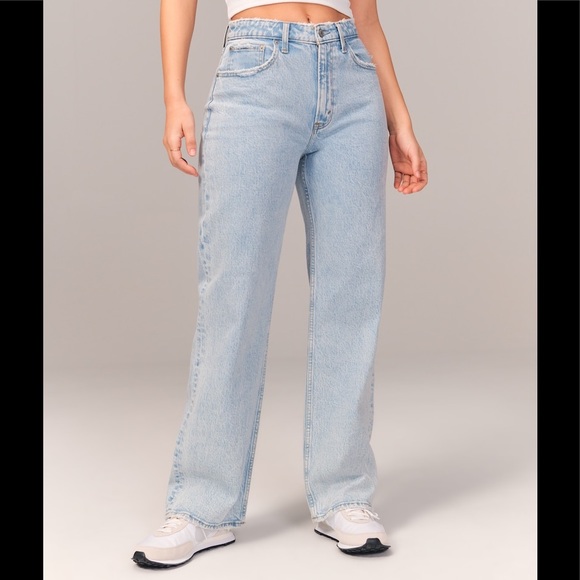 ABERCROMBIE & FITCH Curve Love High Rise 90s Relaxed Jean - Picture 3 of 13